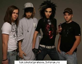 istorie - nu e roscat e un fel de mov sau poate asa mi se - tokio hotel
